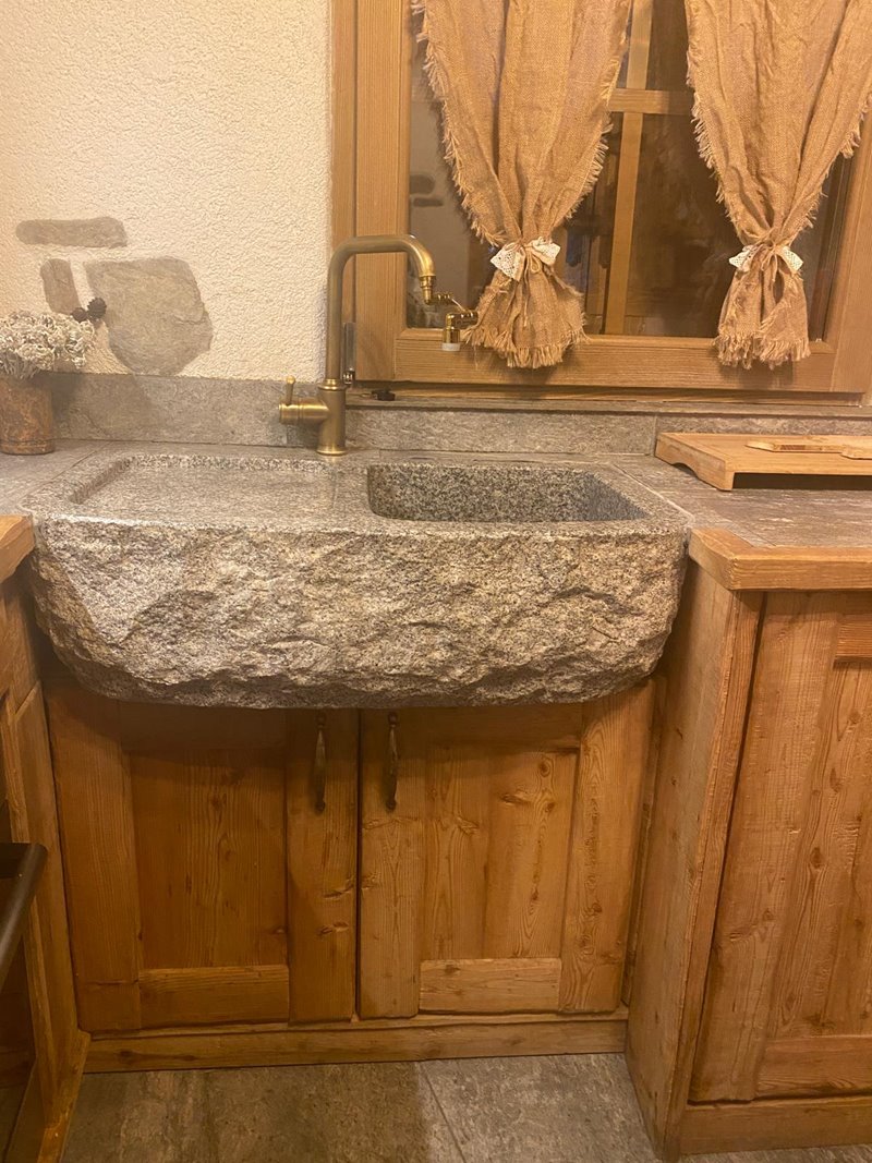 lavabo granito grigio pietra naturale larice con scolapiatti